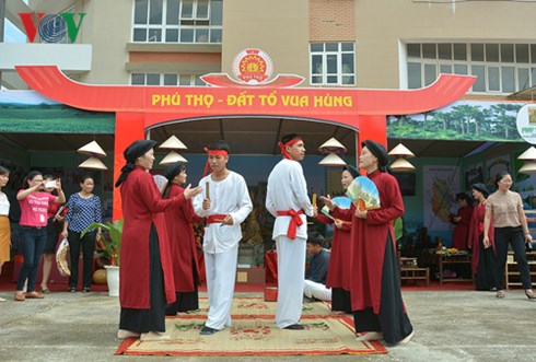 งานวัฒนธรรม กีฬาและการท่องเที่ยวของชนกลุ่มน้อยเขตตะวันออกเฉียงเหนือครั้งที่ 9